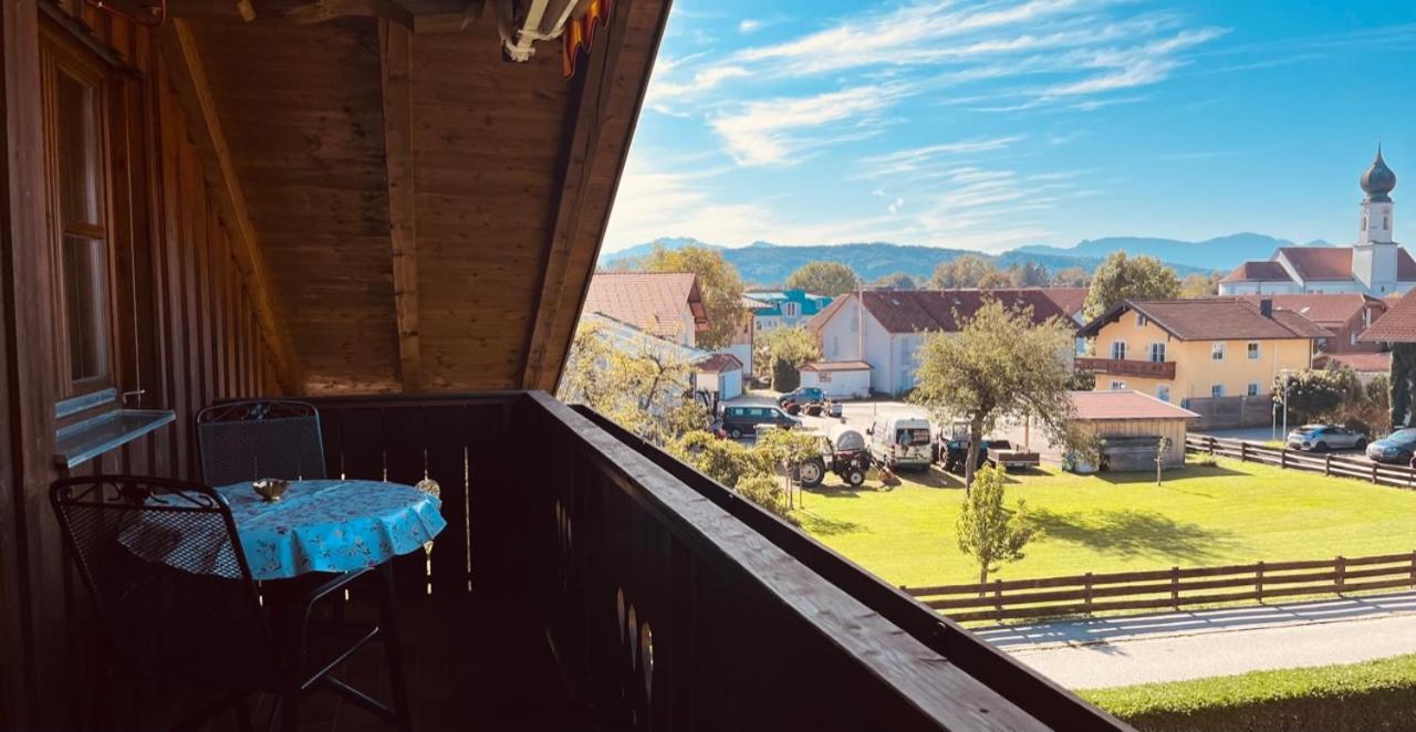 Haus Oberland Lägenhet Bad Endorf Exteriör bild